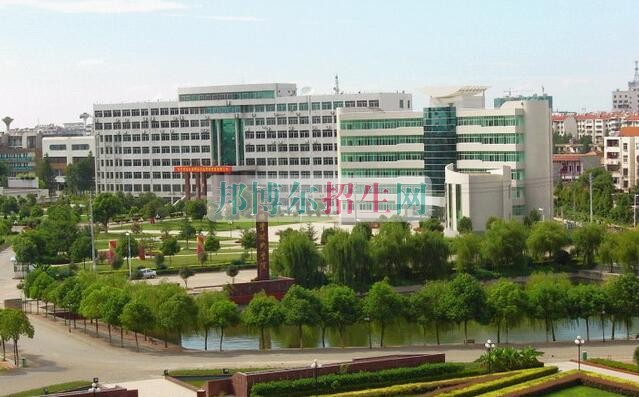 湖北職業(yè)技術學院招生辦聯(lián)系電話