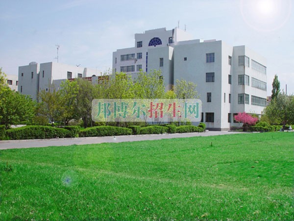 新疆現(xiàn)代職業(yè)技術(shù)學院是幾專