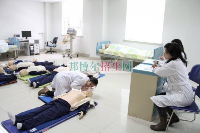 成都哪些學(xué)校有高級護理
