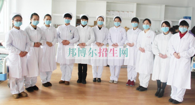 成都有幾個高級護理學(xué)校