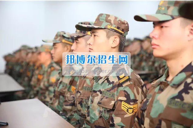 川航等5家航空公司165名安全員齊聚成都航空旅游職業(yè)學(xué)校，打造一流空中安全衛(wèi)士