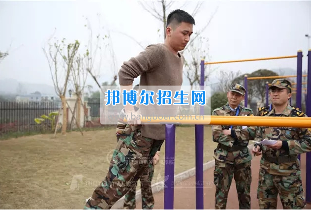 川航等5家航空公司165名安全員齊聚成都航空旅游職業(yè)學(xué)校，打造一流空中安全衛(wèi)士