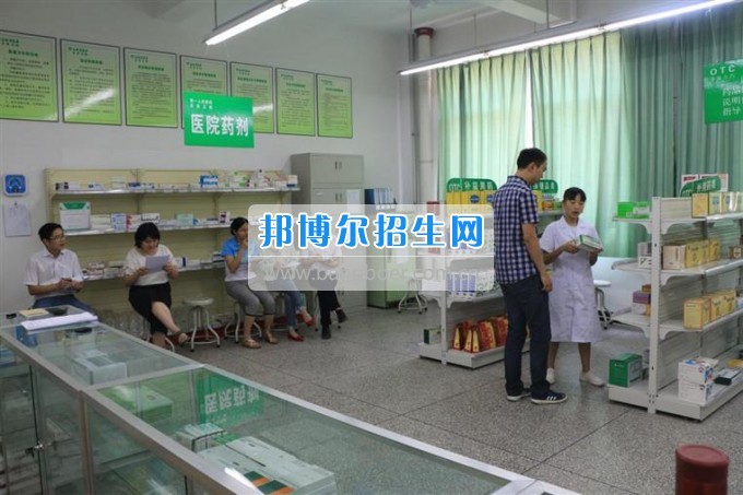 四川衛(wèi)生康復(fù)職業(yè)學(xué)院校企合辦營銷技能大賽，共促學(xué)生營銷技能提升