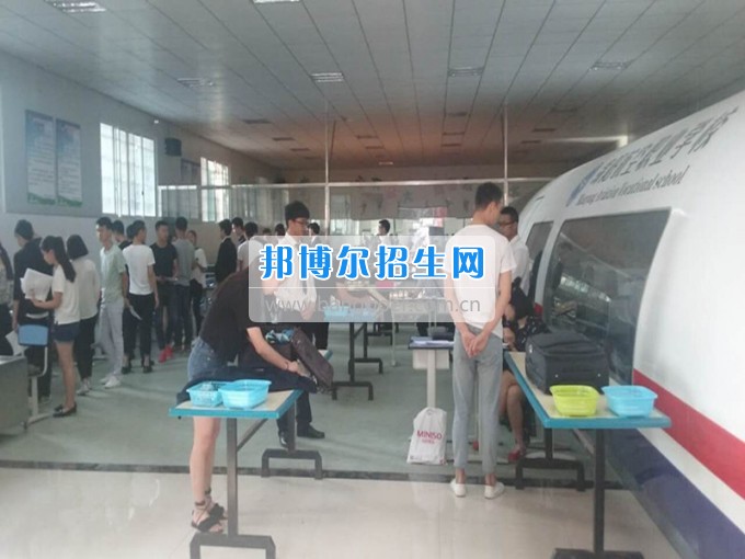 2017年春民航業(yè)特有工種職業(yè)技能鑒定在綿陽航空職業(yè)學(xué)校舉行。