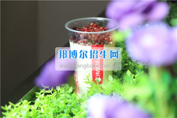 成都希望航空職業(yè)學(xué)校美味冷飲大曝光！據(jù)說，正數(shù)第三的是同學(xué)們最喜愛的冷飲！