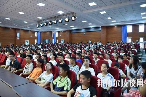 成都溫江區(qū)燎原職業(yè)技術學校2020年報名條件、招生要求、招生對象