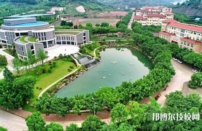 重慶女子職業(yè)高級(jí)中學(xué)2020年報(bào)名條件、招生要求、招生對(duì)象