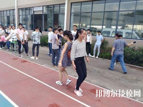 成都翰林職業(yè)技術學校2020年招生辦聯(lián)系電話
