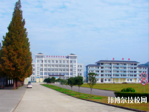 石泉縣職業(yè)教育中心2020年報(bào)名條件、招生要求、招生對象