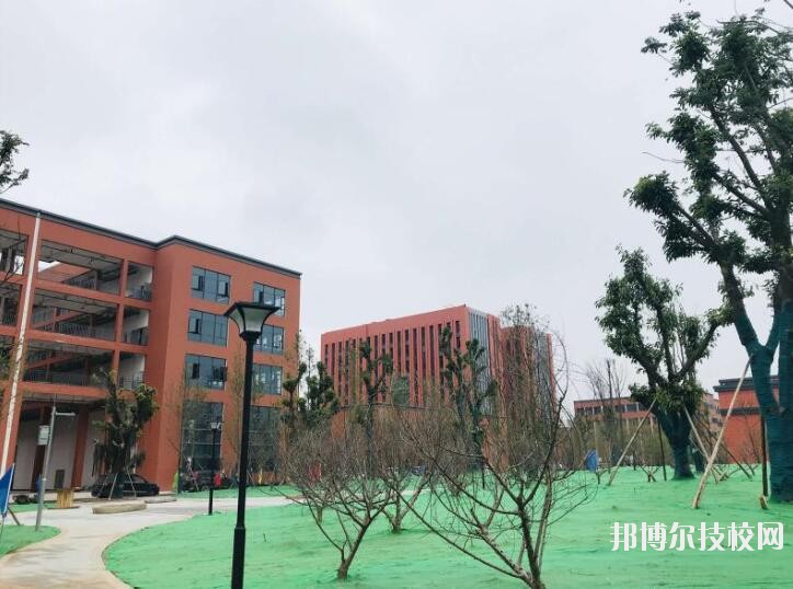 重慶五一高級技工學校2020年報名條件、招生要求、招生對象