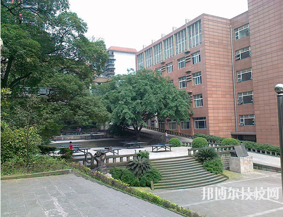 重慶醫(yī)科學(xué)校怎么樣、好不好