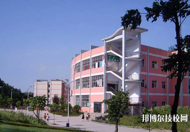 重慶工貿(mào)高級(jí)技工學(xué)校2020年招生辦聯(lián)系電話(huà)