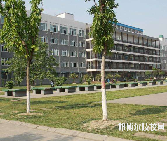重慶紡織技工學(xué)校2020年報名條件、招生要求、招生對象