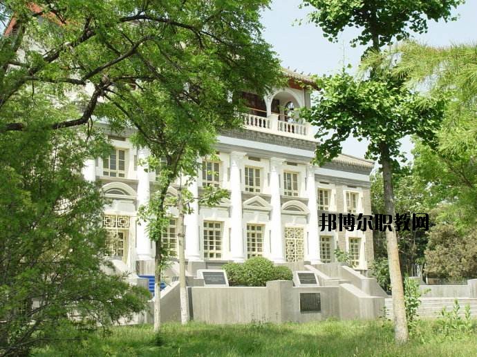鶴峰職業(yè)技術(shù)學(xué)校怎么樣、好不好