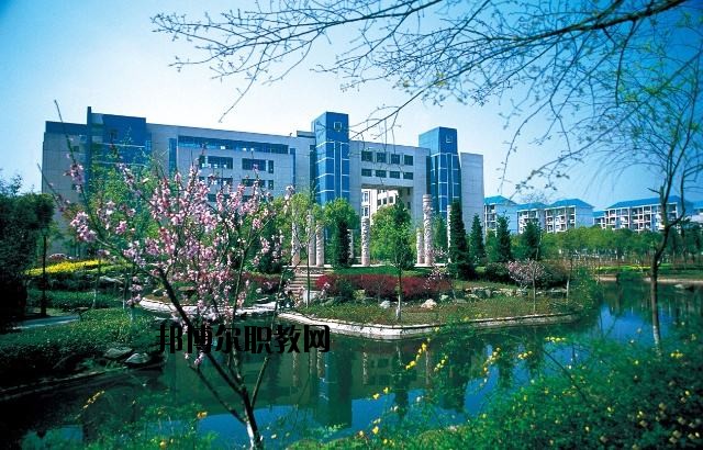 通山職教中心2020年報(bào)名條件、招生要求、招生對象