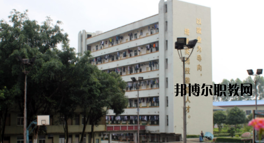 廣西梧州商貿(mào)學(xué)校2020年報名條件、招生要求、招生對象 