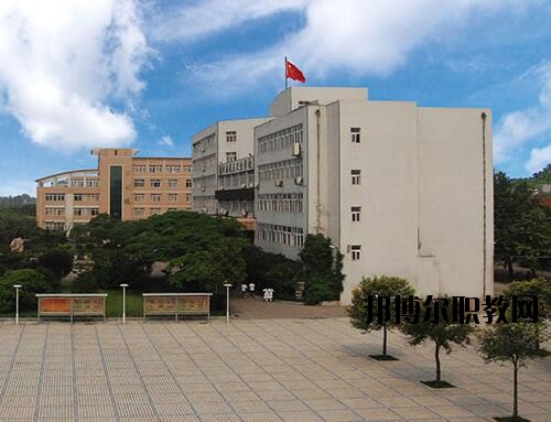 河南醫(yī)藥衛(wèi)生學(xué)校2021年報(bào)名條件、招生對(duì)象