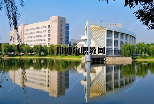 黃岡聯(lián)升職業(yè)技術學校2020年報名條件、招生要求、招生對象