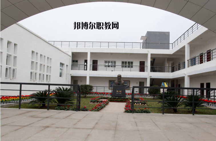 南充技師學(xué)院2020年報(bào)名條件、招生要求、招生對(duì)象