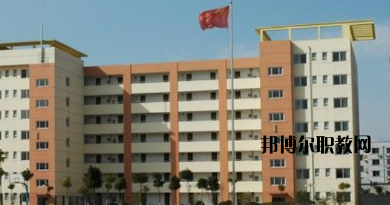 承德華中管理中專學校網(wǎng)站網(wǎng)址