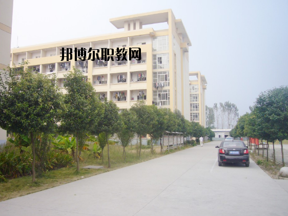 阜陽(yáng)工商貿(mào)易學(xué)校怎么樣、好不好