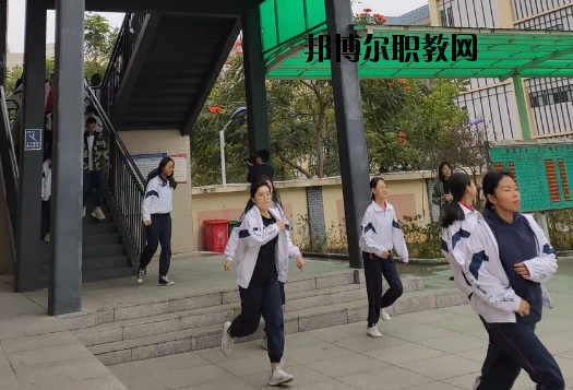 廣州增城區(qū)衛(wèi)生職業(yè)技術(shù)學(xué)校2020年招生辦聯(lián)系電話(huà)