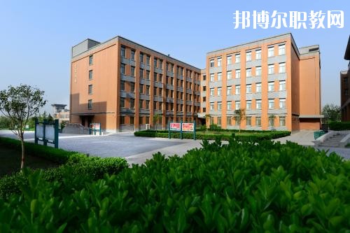 新都衛(wèi)生職業(yè)學(xué)校2020年報(bào)名條件、招生要求、招生對象