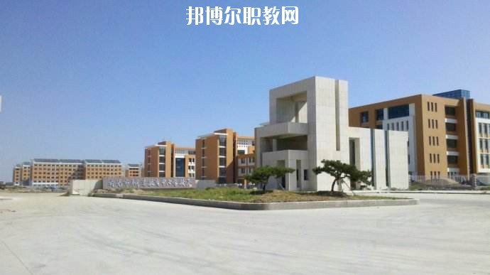 確山縣職業(yè)教育中心2021年報名條件、招生要求、招生對象
