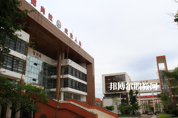 重慶開縣巨龍中等職業(yè)技術(shù)學(xué)校2021年報名條件、招生要求、招生對象