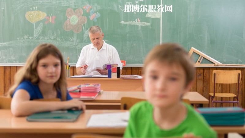 成都2021年幼師學(xué)校里面有哪些專(zhuān)業(yè)