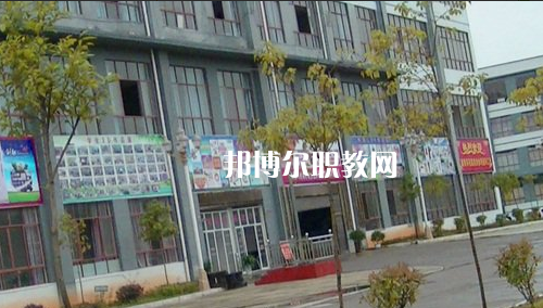黔西南州英才職業(yè)技術(shù)學(xué)校2021年報(bào)名條件、招生要求、招生對象