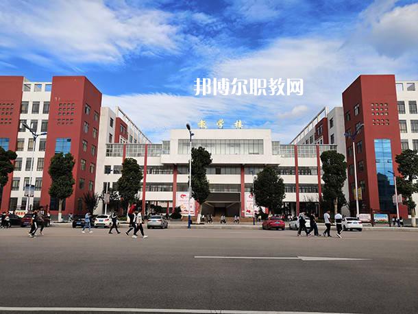 曲靖麒麟職業(yè)技術(shù)學(xué)校2021年招生辦聯(lián)系電話(huà)