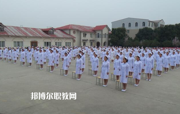 四川蜀都衛(wèi)生學(xué)校2021年學(xué)費、收費多少