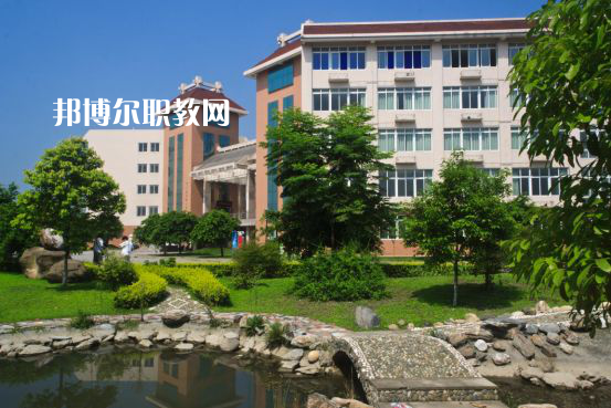 重慶機電工業(yè)學(xué)校網(wǎng)站網(wǎng)址 