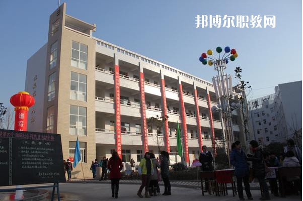 重慶益民技工學校2022年學費、收費多少 