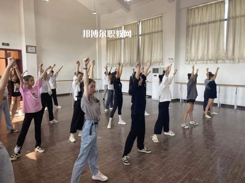無錫文化藝術(shù)學(xué)校2022年報(bào)名條件、招生要求、招生對(duì)象