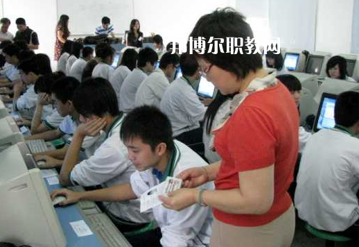 汕頭澄海職業(yè)技術學校2022年報名條件、招生要求、招生對象