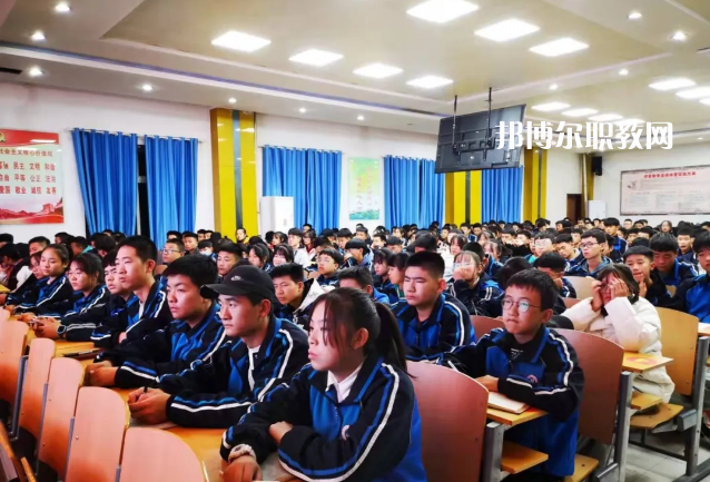 甘肅環(huán)縣職業(yè)中等專(zhuān)業(yè)學(xué)校2022年學(xué)費(fèi)、收費(fèi)多少