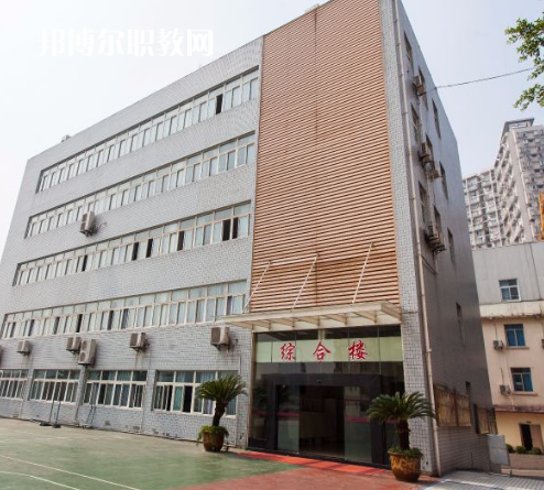 重慶工業(yè)學(xué)校2022年報名條件、招生要求、招生對象