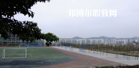 閬中江南高級(jí)職業(yè)中學(xué)怎么樣，好不好