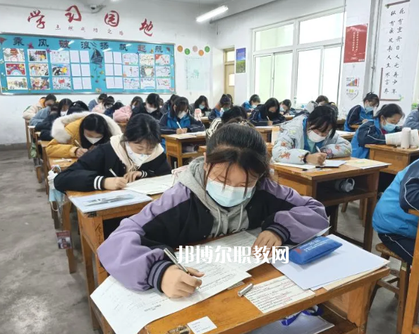 平?jīng)隼砉ぶ械葘I(yè)學(xué)校2022年報(bào)名條件、招生要求、招生對(duì)象