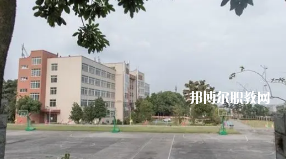 瀘州交通技工學(xué)校2022年報(bào)名條件、招生要求、招生對(duì)象
