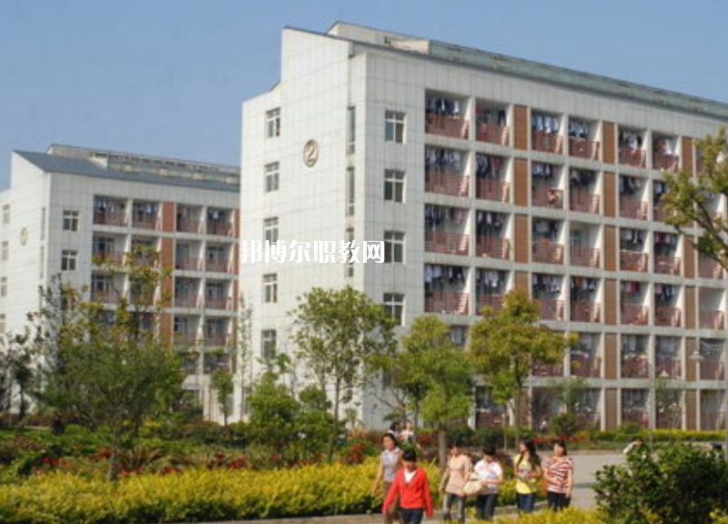 保山市昌寧縣職業(yè)技術(shù)學(xué)校2022年學(xué)費(fèi)、收費(fèi)多少
