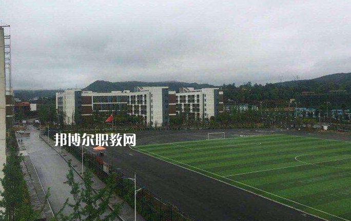 貴定中等職業(yè)學校2022年招生辦聯(lián)系電話