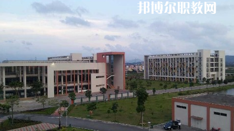 獨(dú)山中等職業(yè)學(xué)校2022年學(xué)費(fèi)、收費(fèi)多少