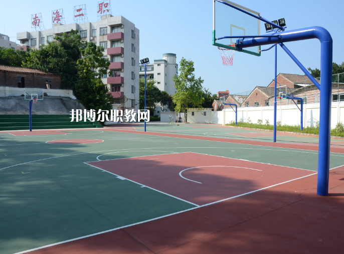 佛山市南海區(qū)衛(wèi)生職業(yè)技術學校2022年招生辦聯系電話
