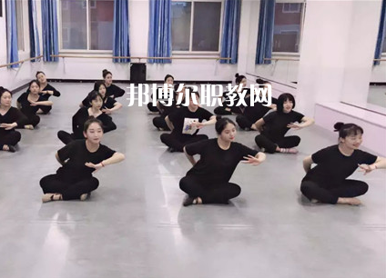 保定工程技術(shù)學(xué)校2022年學(xué)費(fèi)、收費(fèi)多少