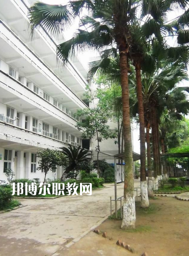 四川瀘州鵬程中等職業(yè)學校2022年學費、收費多少