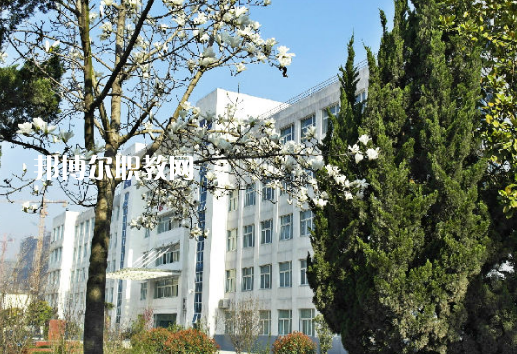 阜陽工業(yè)經(jīng)濟(jì)學(xué)校2022年學(xué)費(fèi)、收費(fèi)多少