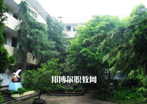 內(nèi)江求是職業(yè)技術(shù)學(xué)校2022年報名條件、招生要求、招生對象